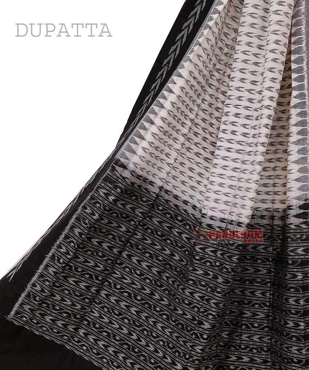 Offwhite Black Sambalpuri Handwoven Single Ikat Cotton Dupatta SFCDUP0062